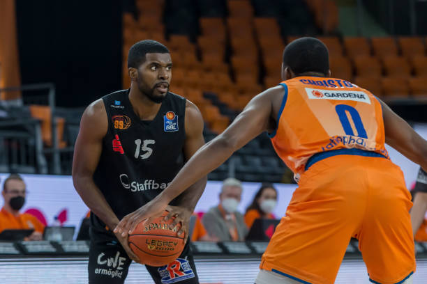 表现尤为出 表现尤为出