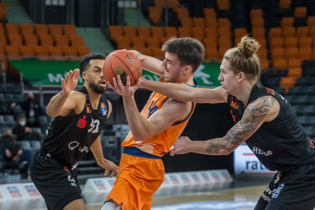 往往伴随着 往往伴随着